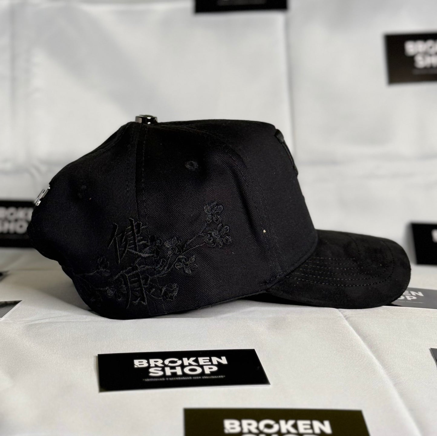 DREAMER HATS "KANJI NEGRA"