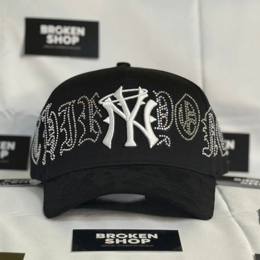 31 HATS "CRYSTAL WHITE"