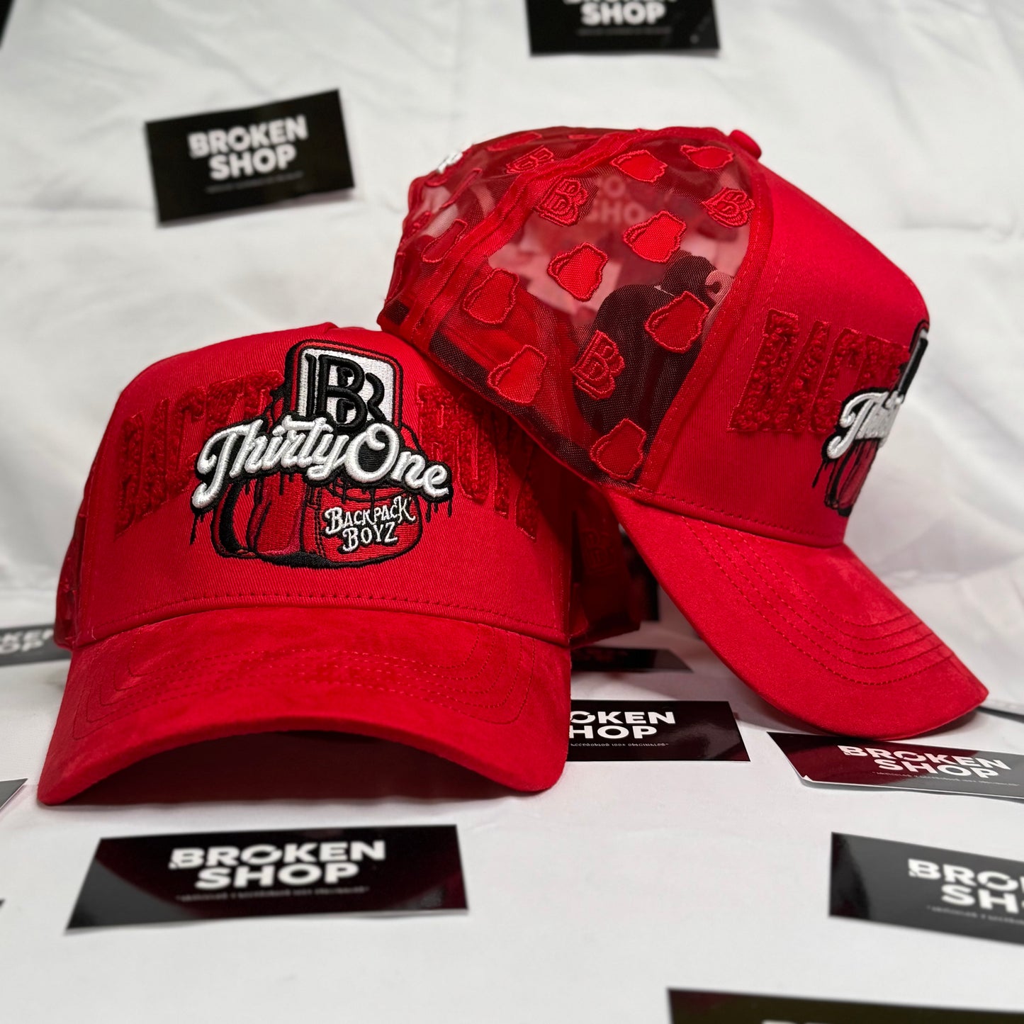 31 HATS "BACKPACK ROJA"