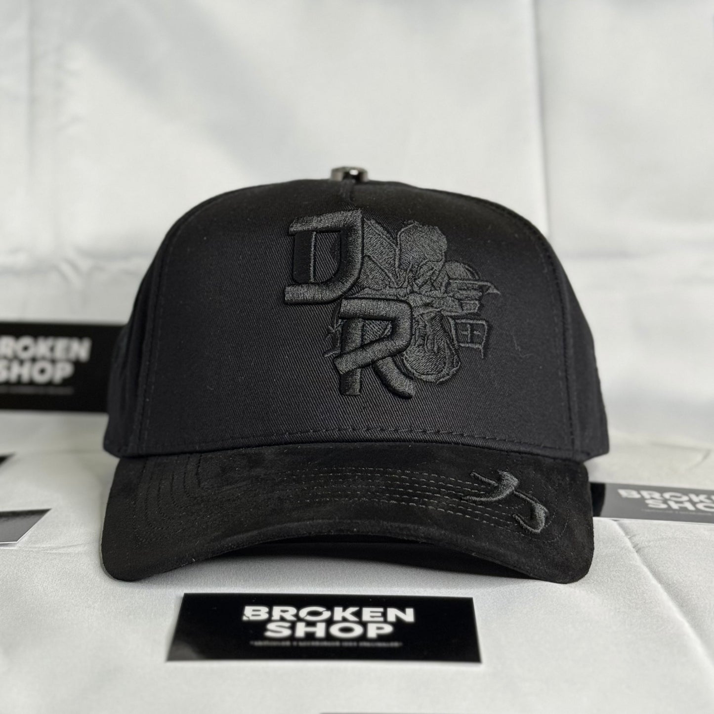 DREAMER HATS "KANJI NEGRA"