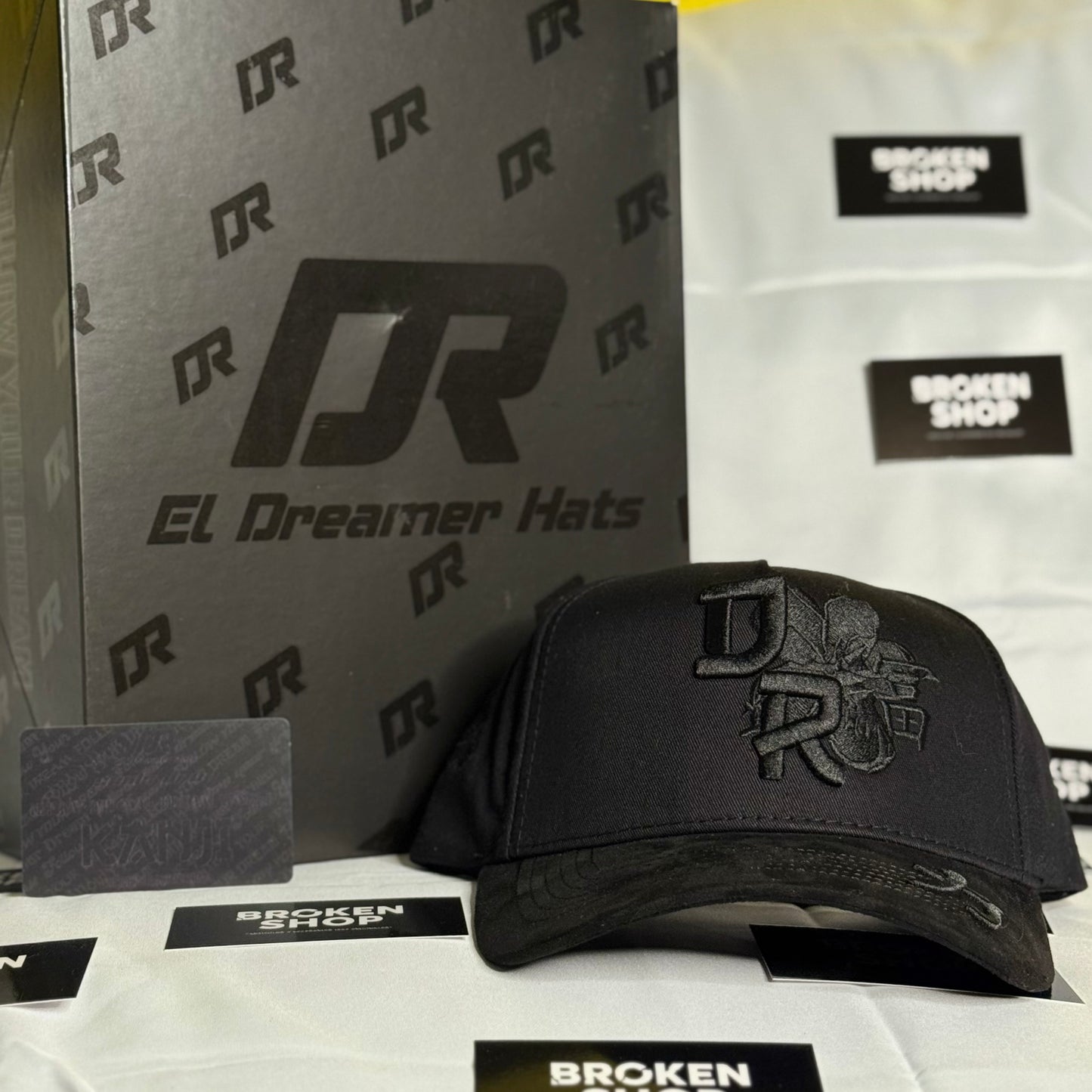 DREAMER HATS "KANJI NEGRA"