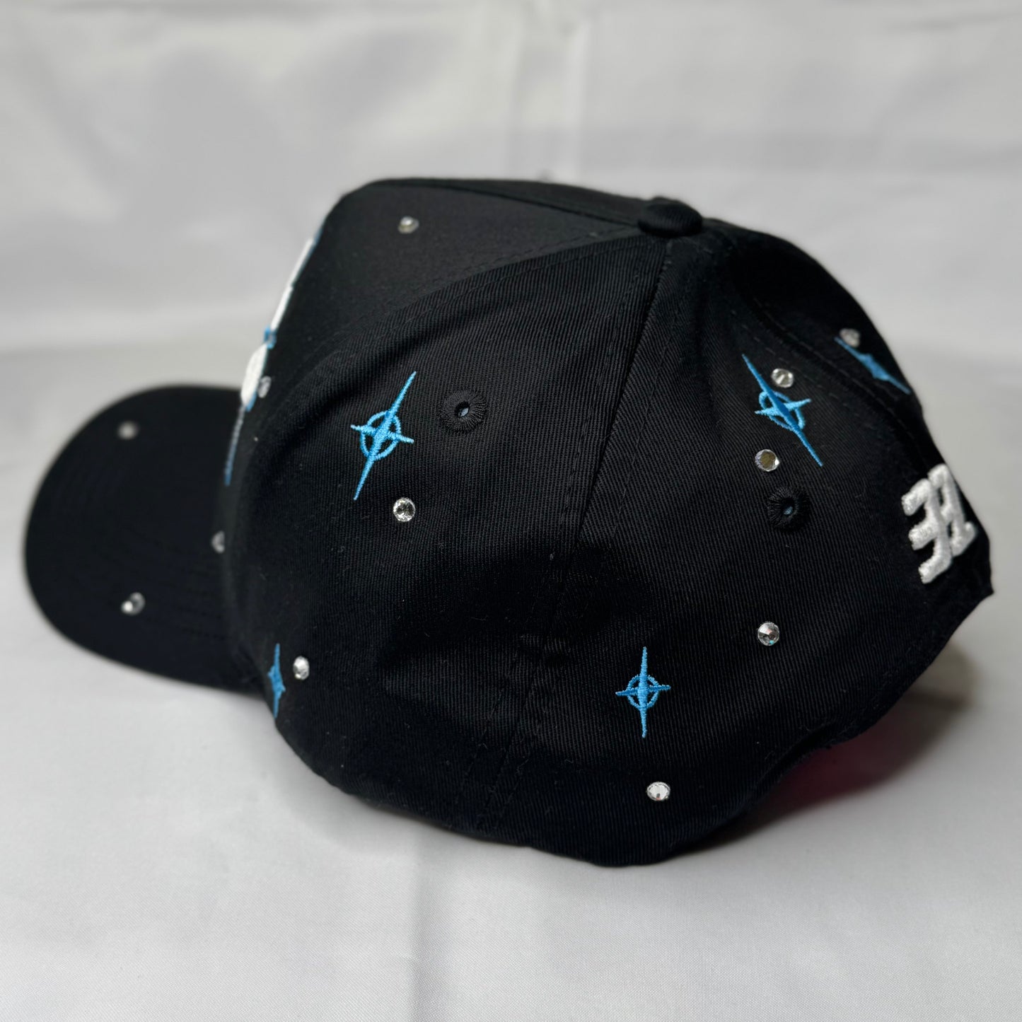 31 HATS "T-STAR"