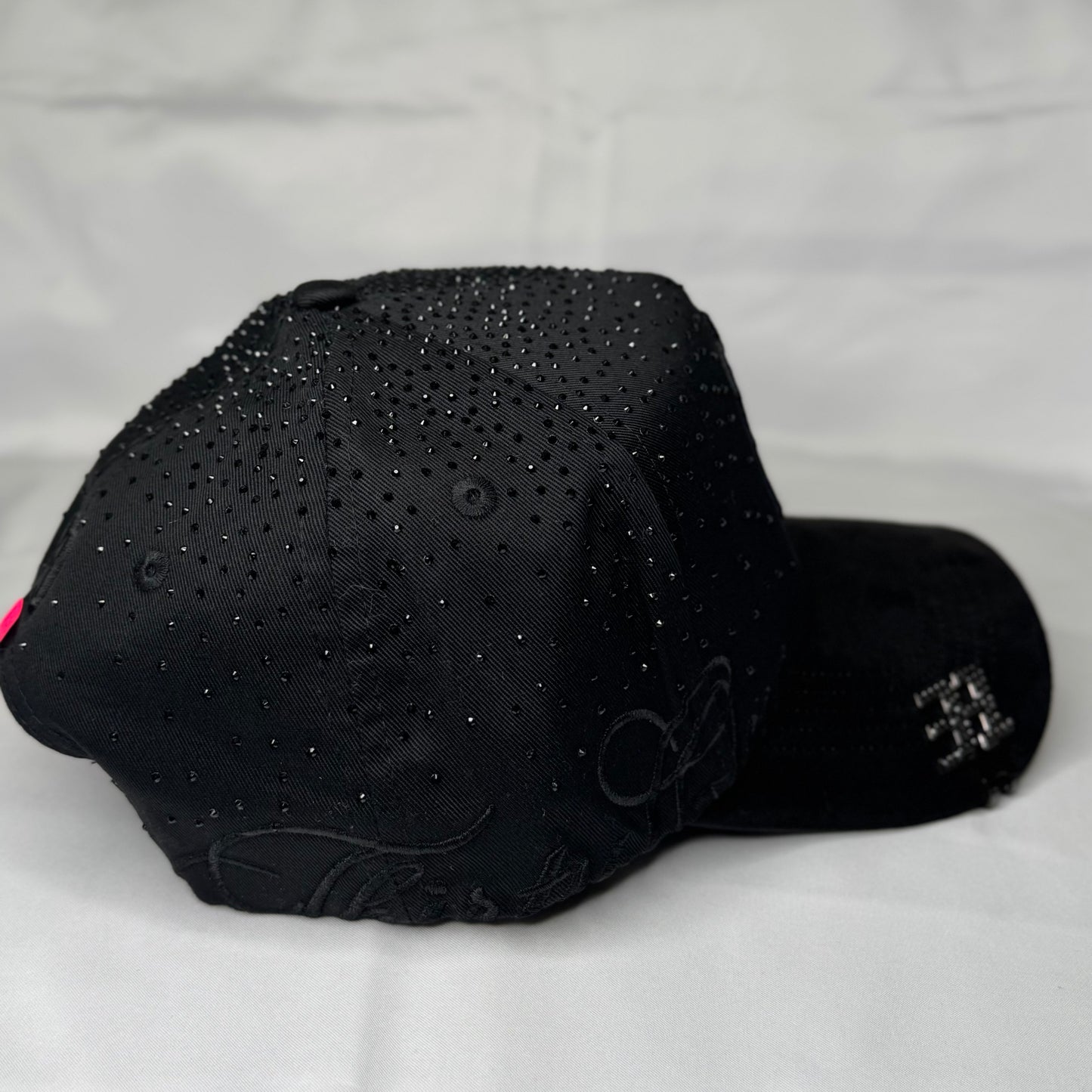 31 HATS "FOREVER BLACK"