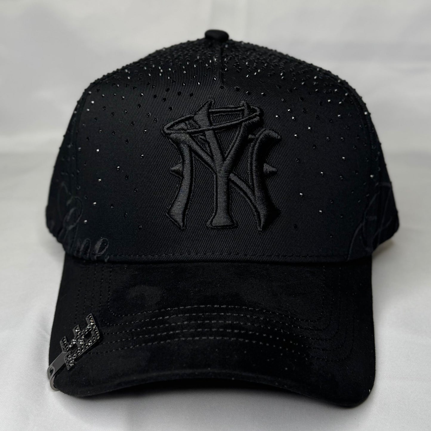 31 HATS "FOREVER BLACK"